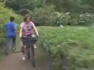 日本语 女孩 masturbated 而 骑术 一 specially modified 性别 bike!